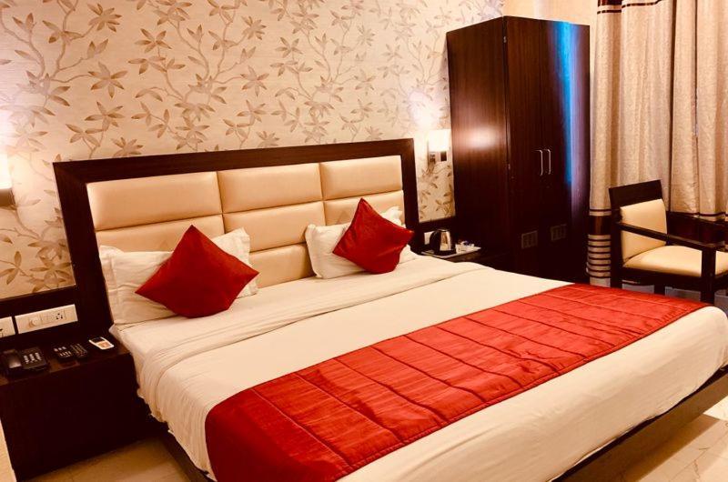 Hotel Shri Ram ニューデリー エクステリア 写真